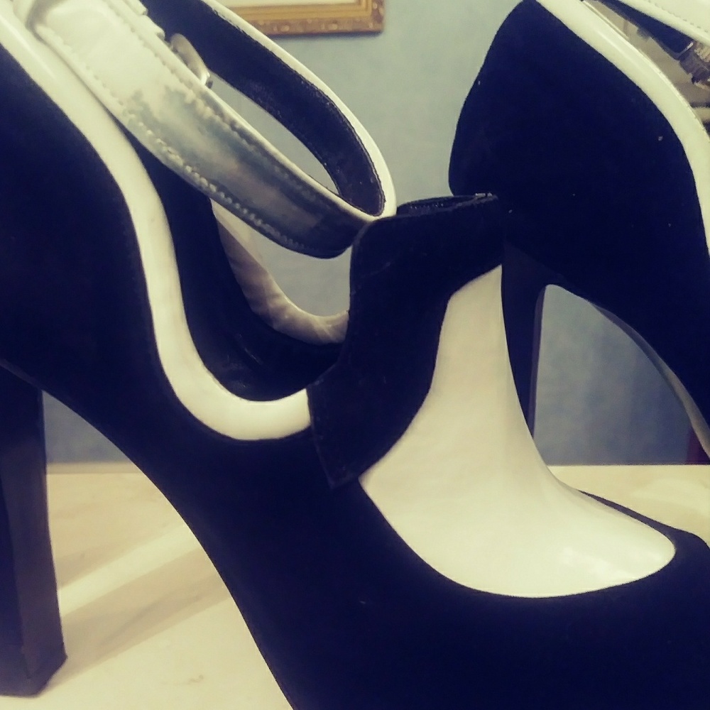 Barely worn,  Rachel Roy Spectators - Picture 2 of 4